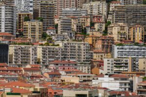 Graphique ou visuel montrant hausse demande locative dans grandes villes vs villes moyennes